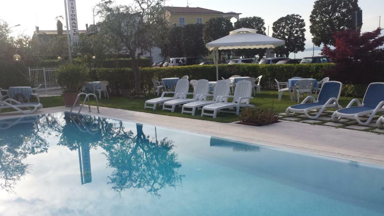 Hotel Cristallo 佩斯基耶拉德加达 外观 照片